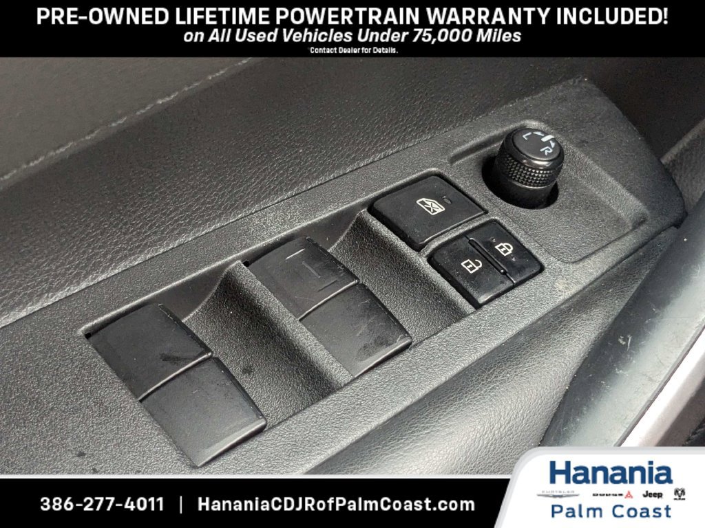 Used 2020 Toyota Corolla SE w/ Carpet Mat Package (TMS) FWD image 23
