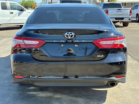 Used 2018 Toyota Camry XLE FWD image 7