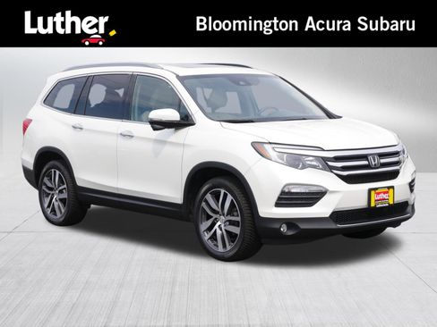 Used 2017 Honda Pilot Touring image 1
