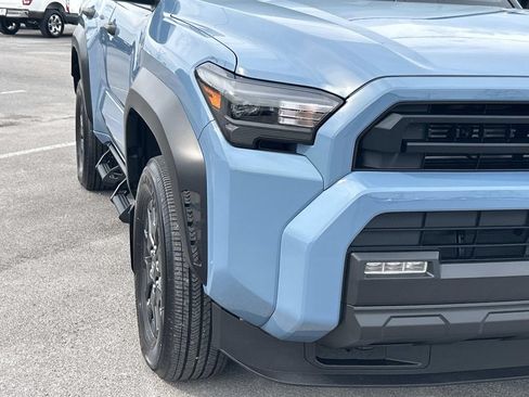 Used 2025 Toyota 4Runner SR5 AWD/4WD image 11