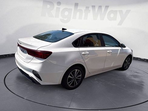 Used 2023 Kia Forte LXS FWD image 5