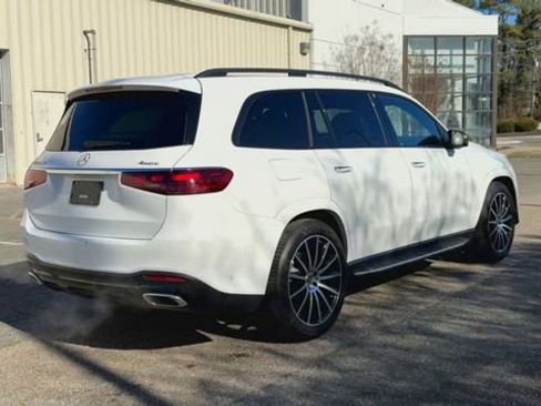 Used 2025 Mercedes-Benz GLS 580 4MATIC image 2