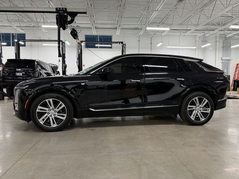 Certified 2024 Cadillac Lyriq Tech RWD image 2