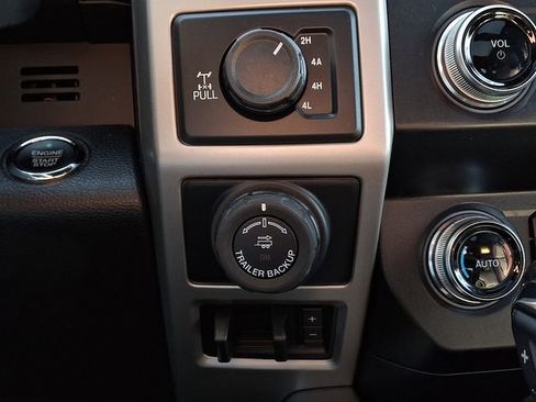 Used 2020 Ford F150 Lariat w/ Equipment Group 502A Luxury AWD/4WD image 25