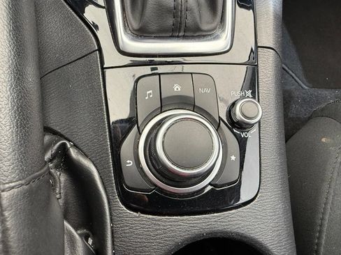 Used 2016 MAZDA MAZDA3 i Sport w/ Preferred Equipment Package FWD image 16