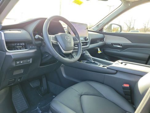New 2026 Toyota Grand Highlander Platinum image 19