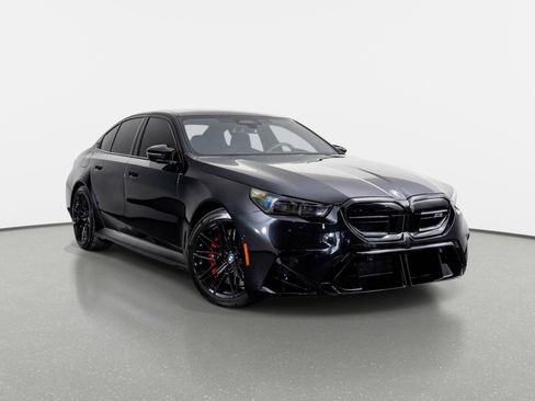 Used 2025 BMW M5 w/ Executive Package AWD/4WD image 4