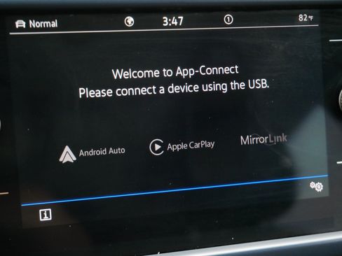 Used 2023 Volkswagen Taos SE w/ Panoramic Sunroof Package AWD/4WD image 33