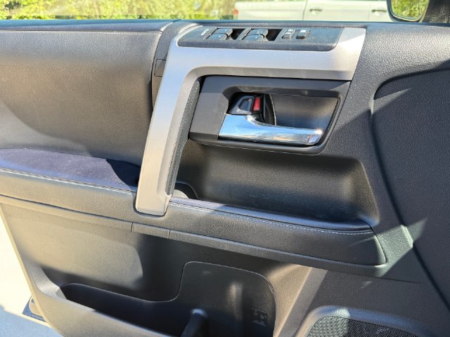 Used 2023 Toyota 4Runner SR5 Premium w/ Moonroof Package AWD/4WD image 18