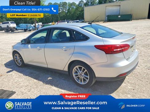 Used 2015 Ford Focus SE FWD image 3