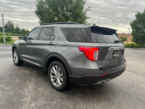 Used 2021 Ford Explorer XLT w/ Equipment Group 202A AWD/4WD image 4