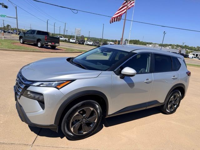 Used 2024 Nissan Rogue SV AWD/4WD image 6