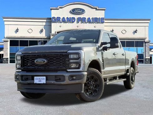 New 2026 Ford F250 Lariat w/ Black Appearance Package image 40