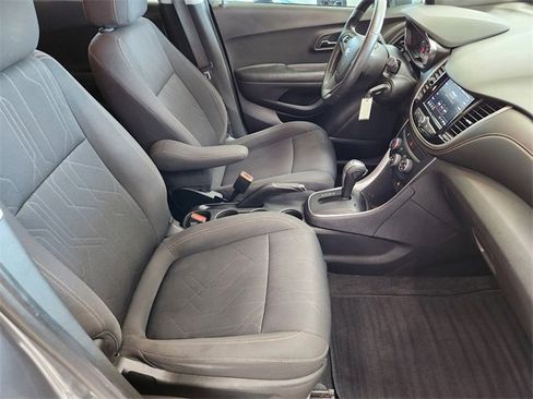Used 2020 Chevrolet Trax LT image 20