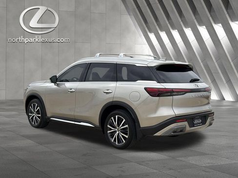Used 2024 INFINITI QX60 Sensory w/ Vision Package FWD image 2