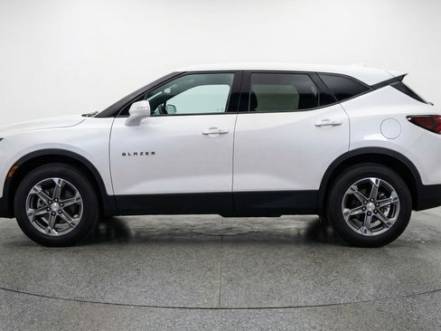 Used 2025 Chevrolet Blazer LT FWD image 5