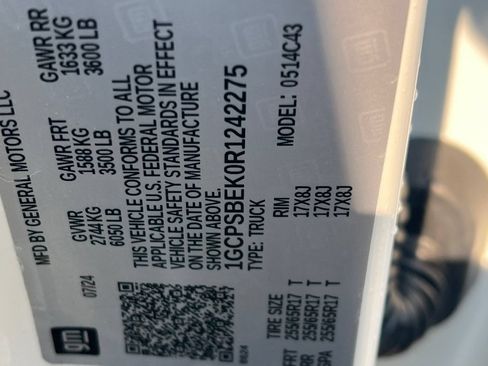 Used 2024 Chevrolet Colorado W/T RWD image 24