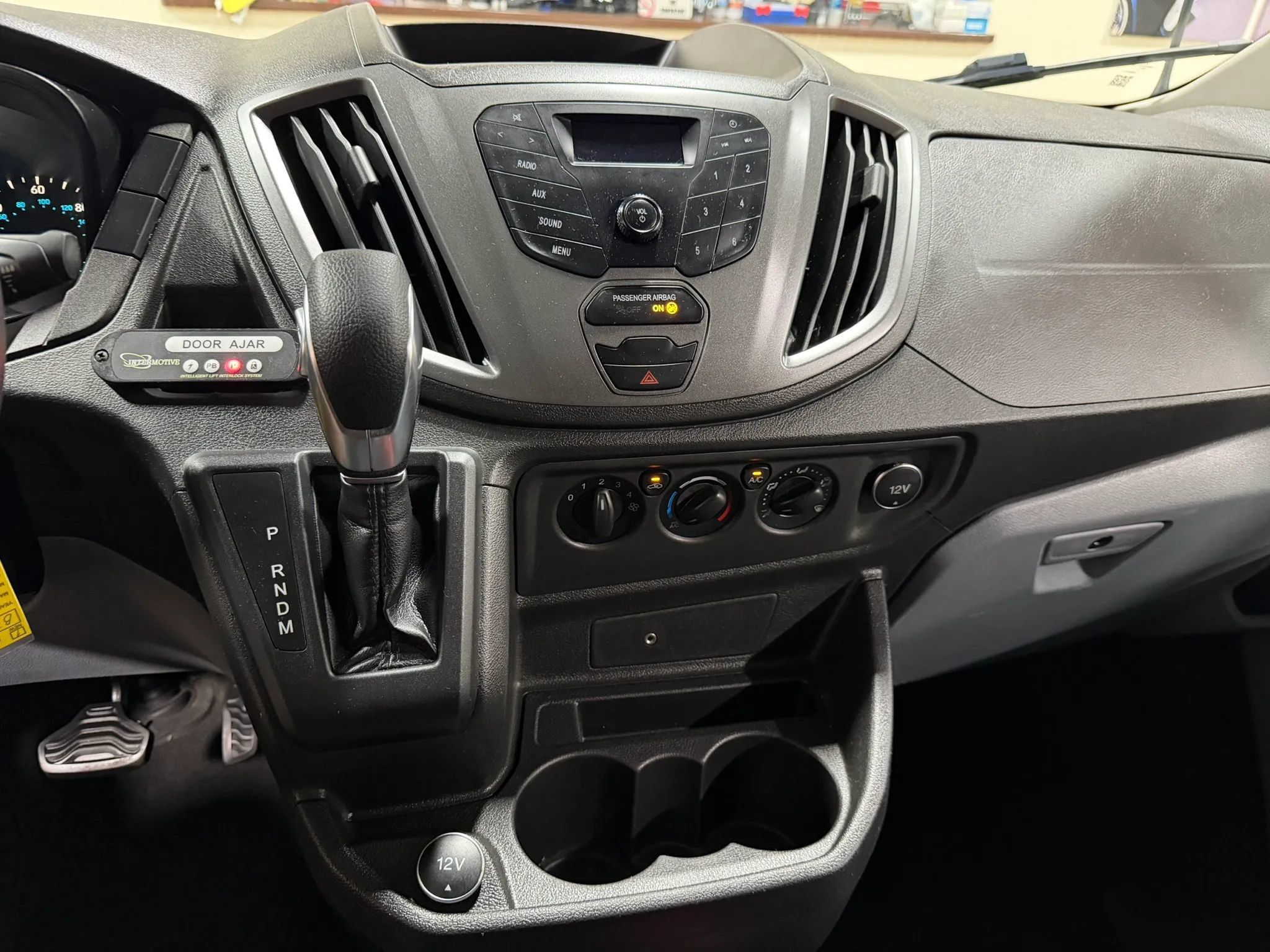 Used 2019 Ford Transit 250 148 Medium Roof RWD image 37