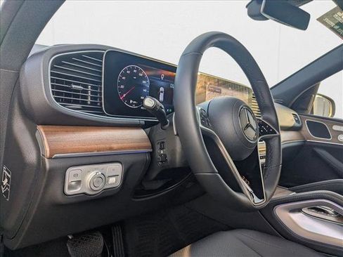 Certified 2025 Mercedes-Benz GLE 450 4MATIC image 9