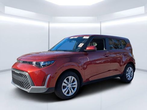 Used 2023 Kia Soul LX FWD image 7