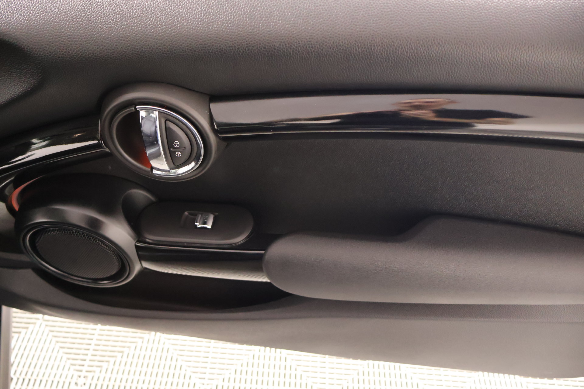 Certified 2023 MINI Cooper 2-Door Hardtop FWD image 16