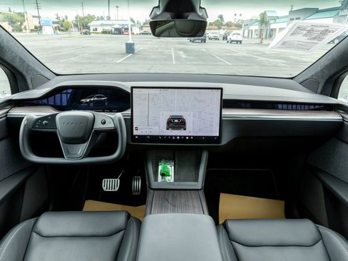 Used 2022 Tesla Model X AWD/4WD image 32
