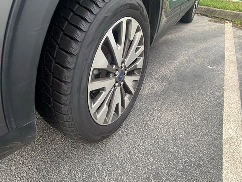 Used 2021 Ford Escape Titanium image 8