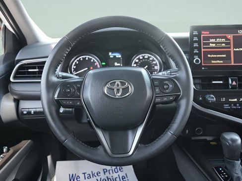 Used 2023 Toyota Camry SE w/ Cold Weather Package FWD image 16