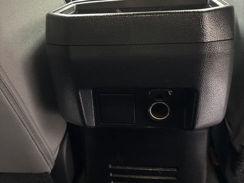 Used 2025 Toyota Tacoma TRD Sport image 13