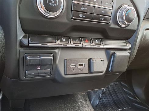 Used 2024 GMC Sierra 2500 Pro w/ Convenience Package image 31