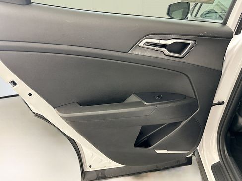 Used 2025 Kia Sportage LX image 26