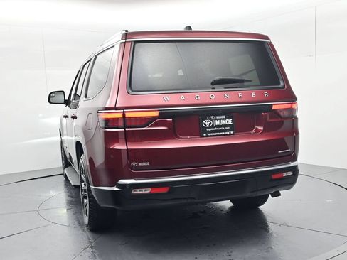 Used 2024 Jeep Wagoneer Series II AWD/4WD image 6
