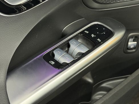 Used 2025 Mercedes-Benz C 300 4MATIC Sedan image 23