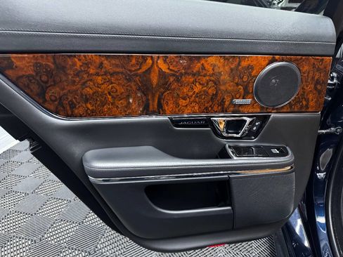 Used 2016 Jaguar XJ R-Sport image 45