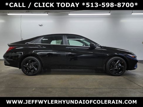 New 2026 Hyundai Elantra SEL Sport Premium image 2