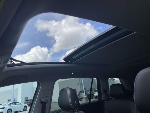 Certified 2023 Volkswagen Atlas SE w/ Panoramic Sunroof Package FWD image 24