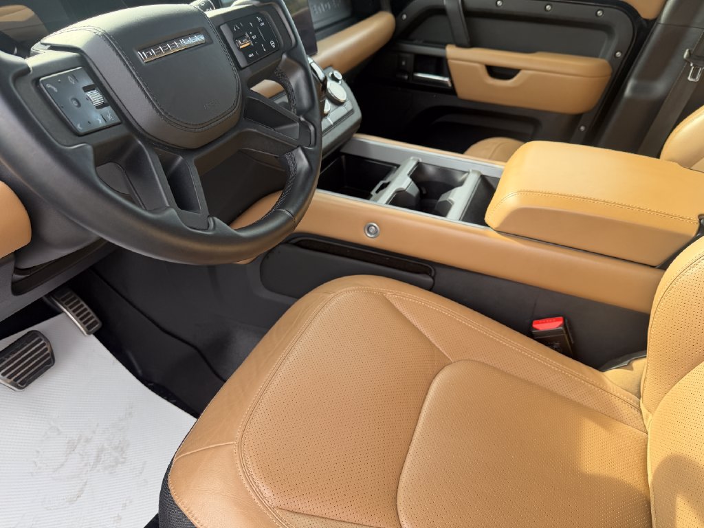 Used 2025 Land Rover Defender 110 X AWD/4WD image 23