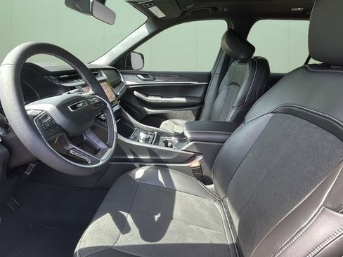 New 2026 Jeep Grand Cherokee Altitude RWD image 31