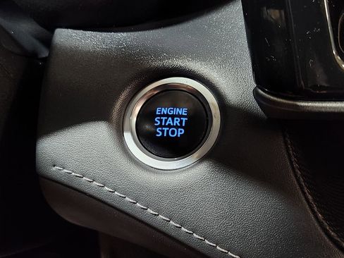 Used 2021 Toyota Highlander XLE image 41