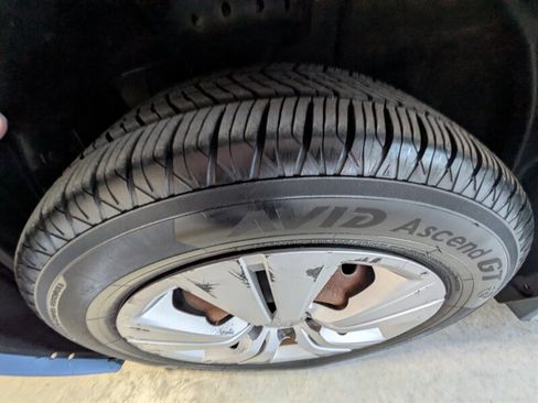 Used 2010 Subaru Legacy 2.5i image 28