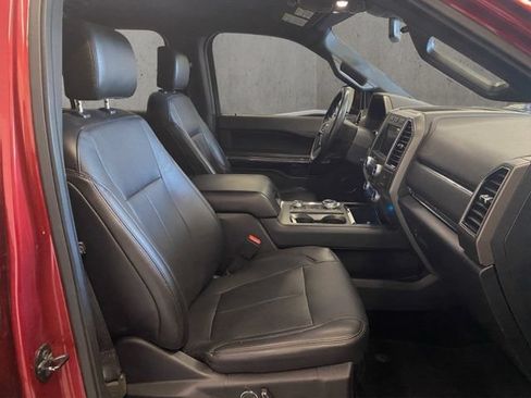 Used 2018 Ford Expedition XLT w/ Equipment Group 202A AWD/4WD image 21