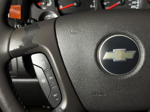 Used 2010 Chevrolet Avalanche LT w/ Luxury Package RWD image 30