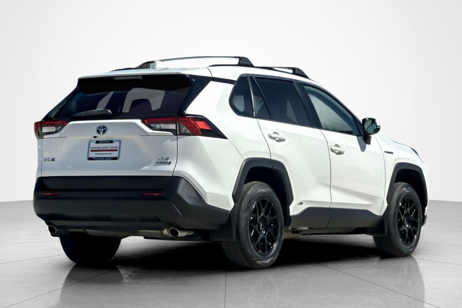 Certified 2021 Toyota RAV4 XLE w/ XLE Grade Weather Package AWD/4WD image 5