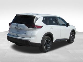 Used 2024 Nissan Rogue SV AWD/4WD video 5