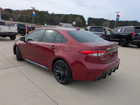 Used 2024 Toyota Corolla SE image 6