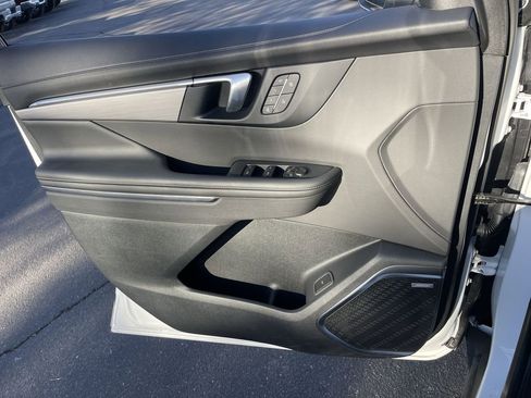 New 2025 Buick Enclave Preferred w/ Power Package image 23