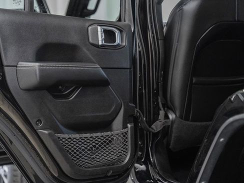 Used 2022 Jeep Wrangler Unlimited Sahara 4xe image 40