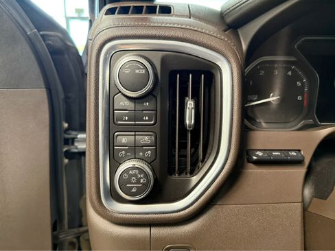 Used 2020 GMC Sierra 1500 Denali w/ Technology Package AWD/4WD image 25