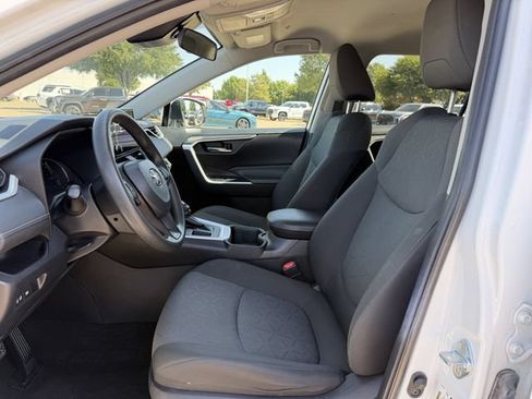 Used 2024 Toyota RAV4 XLE FWD image 24