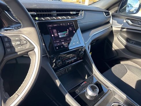 New 2026 Jeep Grand Cherokee Laredo image 74